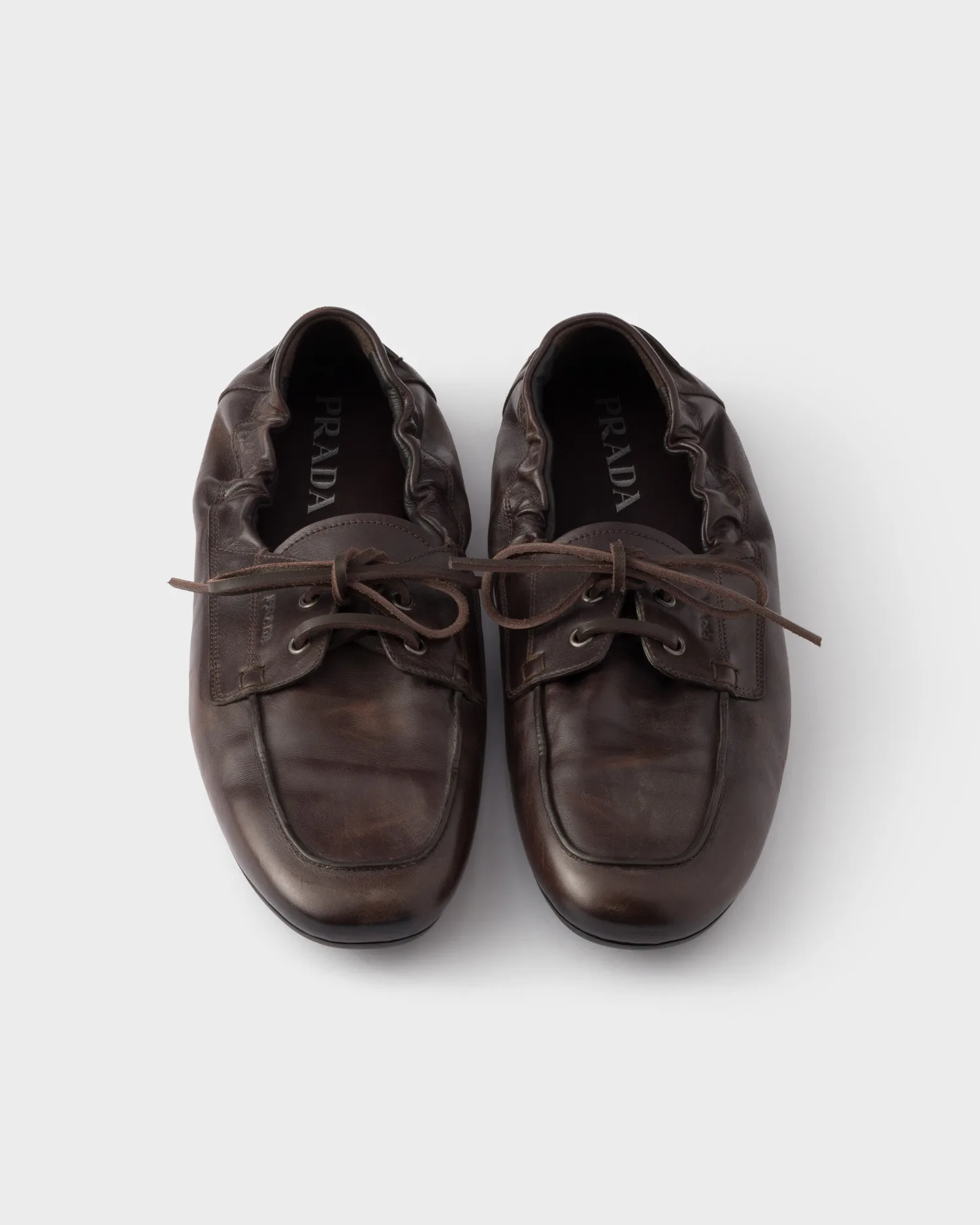 Шнурованные туфли из состаренной кожи Shuffle Prada, коричневый — фото 3