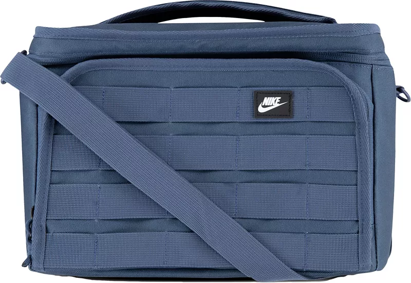 

Сумка-тоут для обеда Nike Futura Sportswear Plus, цвет Diffused Blue, Синий, Сумка-тоут для обеда Nike Futura Sportswear Plus, цвет Diffused Blue