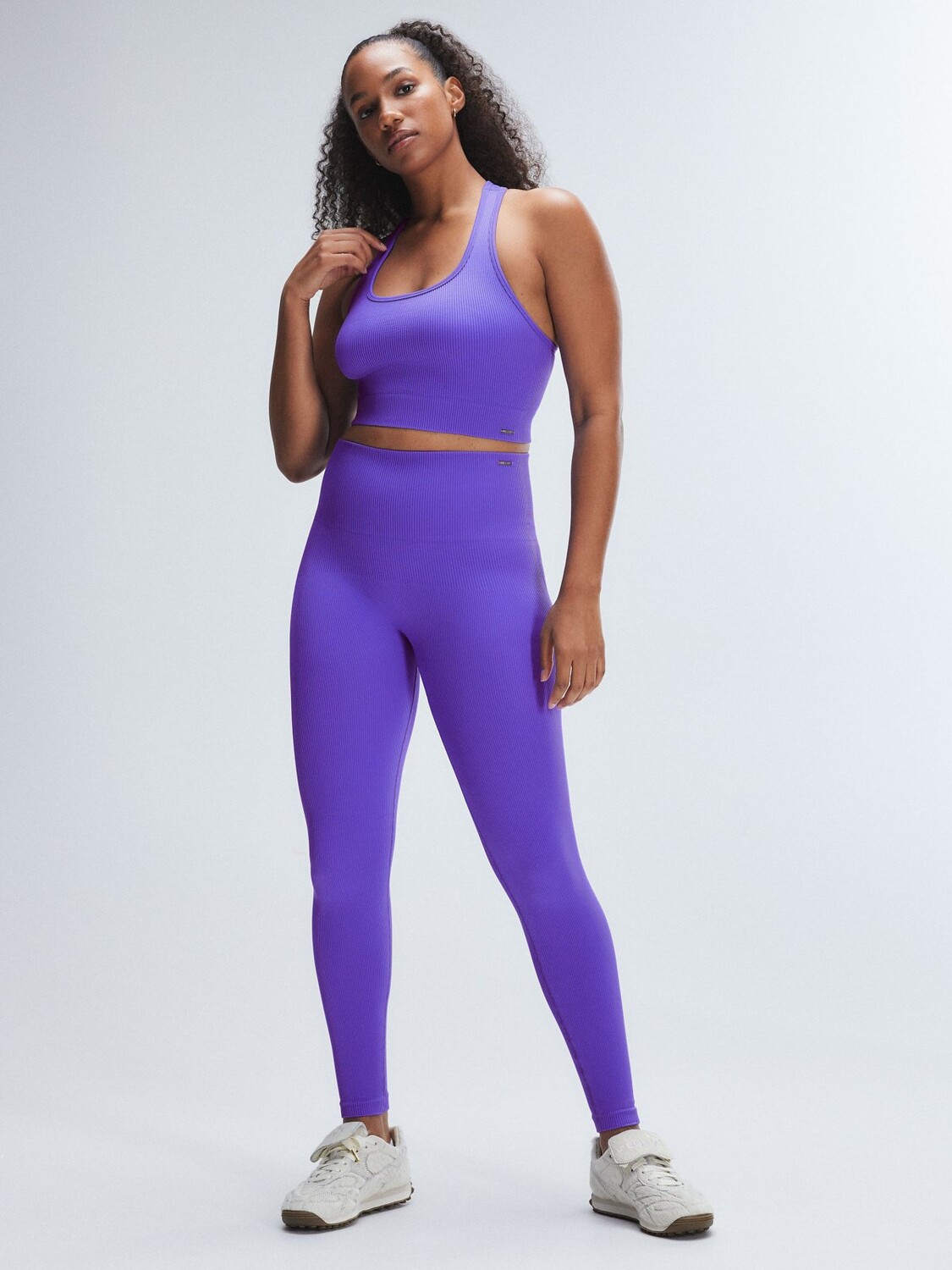 

Леггинсы Savage X Fenty Seamless Sport High-Waist, цвет Lavish Purple