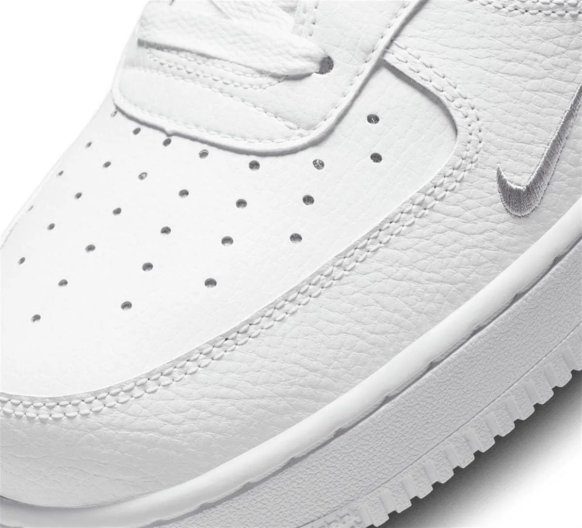 Кроссовки Nike Air Force 1 '07 для мужчин, низкие, белый/серый — фото 4
