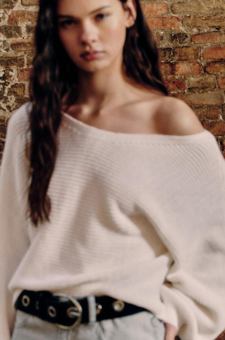 

Асимметричный джемпер Pull And Bear, экрю