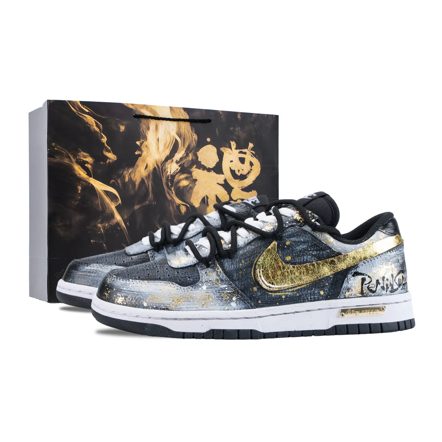 Кроссовки скейтбордические Nike Big Low черно-золотые