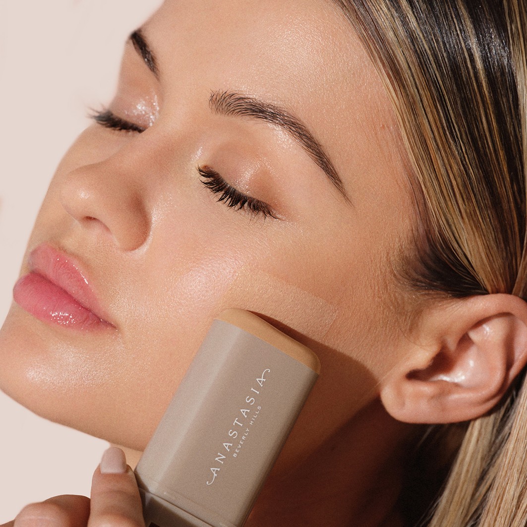 Тональный крем для лица beauty balm skin tint Anastasia Beverly Hills, shade 5, вес 18 гр. — фото 4