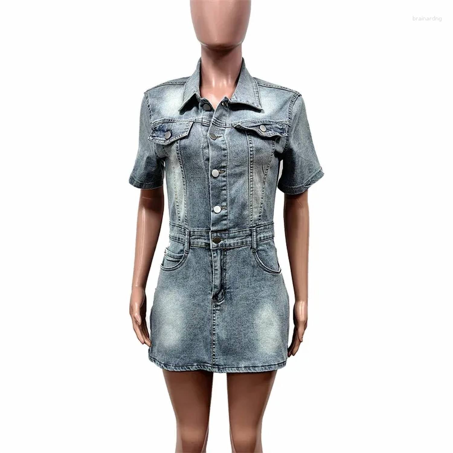 

Платье из денима с короткими рукавами и пуговицами, цвет Medium Wash Shewin