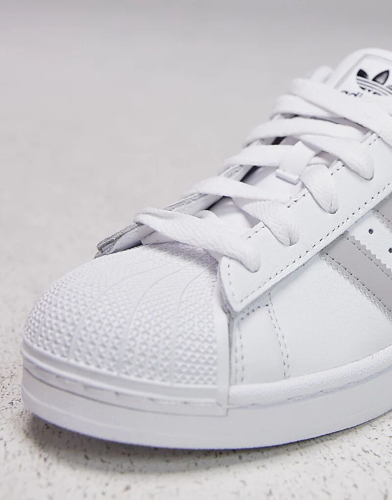 Кроссовки adidas Originals Superstar II белого и серого цветов — фото 4