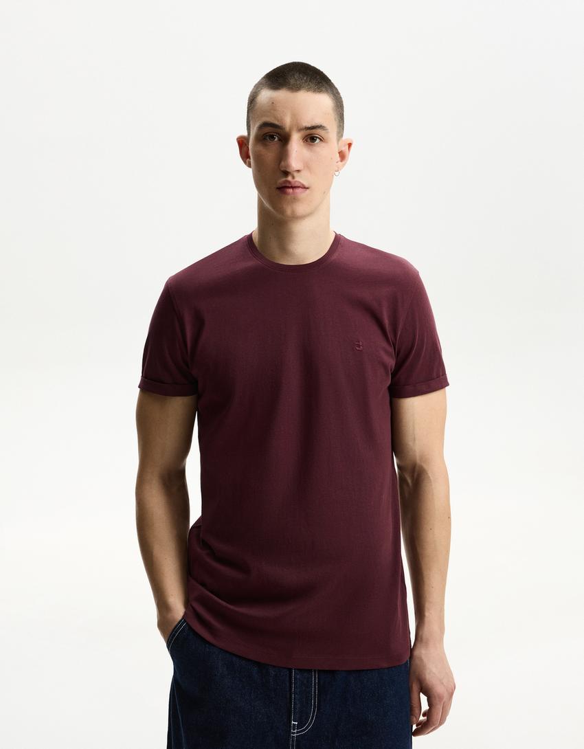 

Футболка с коротким рукавом и вышивкой Bershka, бордовый