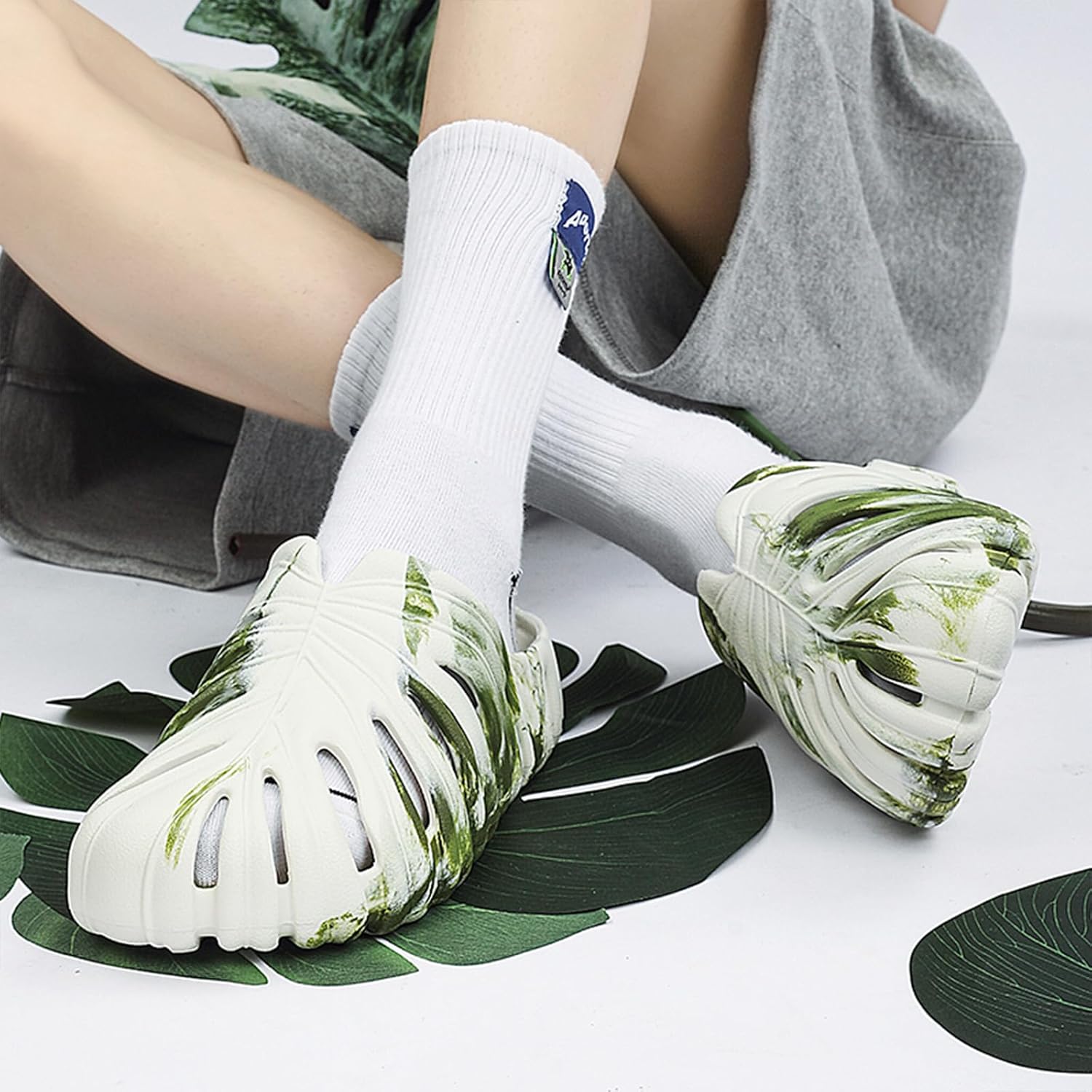 Тапочки Optigard Monstera для женщин и мужчин, толстая подошва из ЭВА, мягкие тапочки Monstera, нескользящие, быстросохнущие, дышащие пляжные шлепанцы Monstera, белый — фото 4