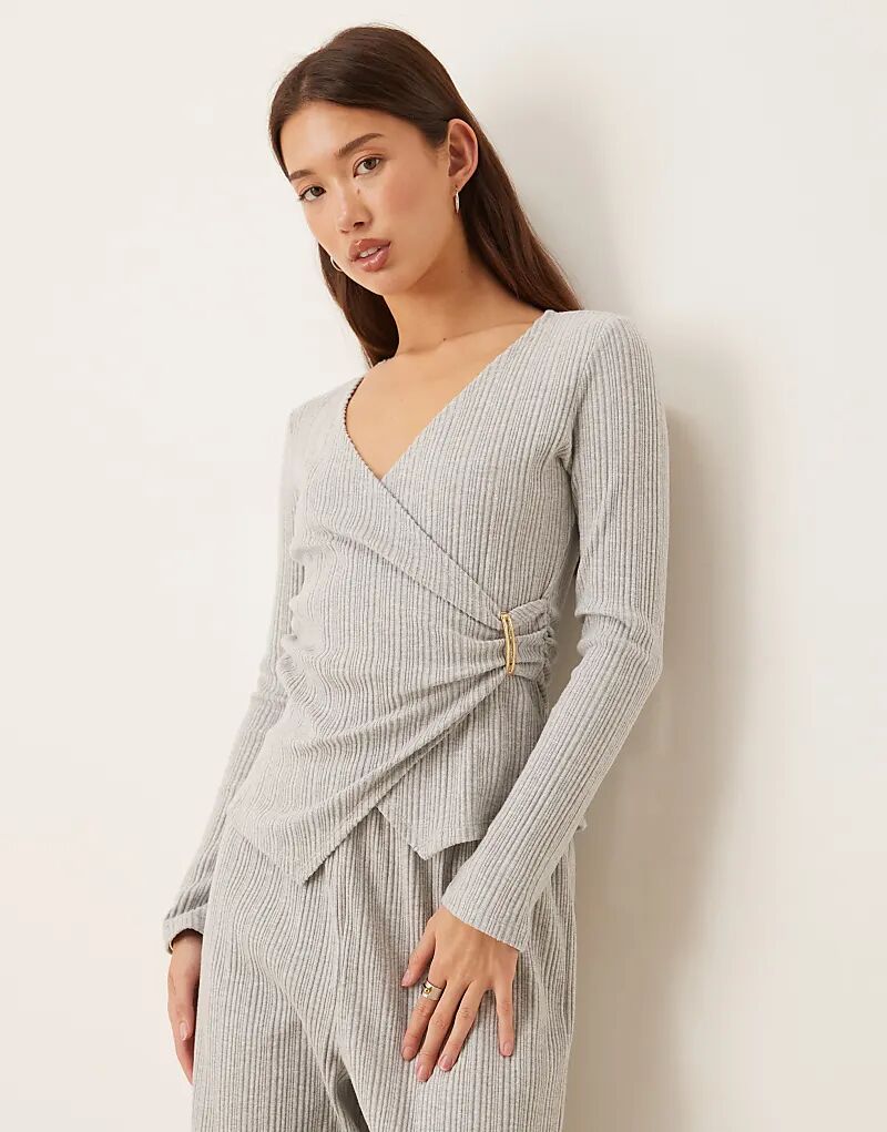 

Супермягкий топ-обертка ASOS DESIGN в рубчик серого цвета