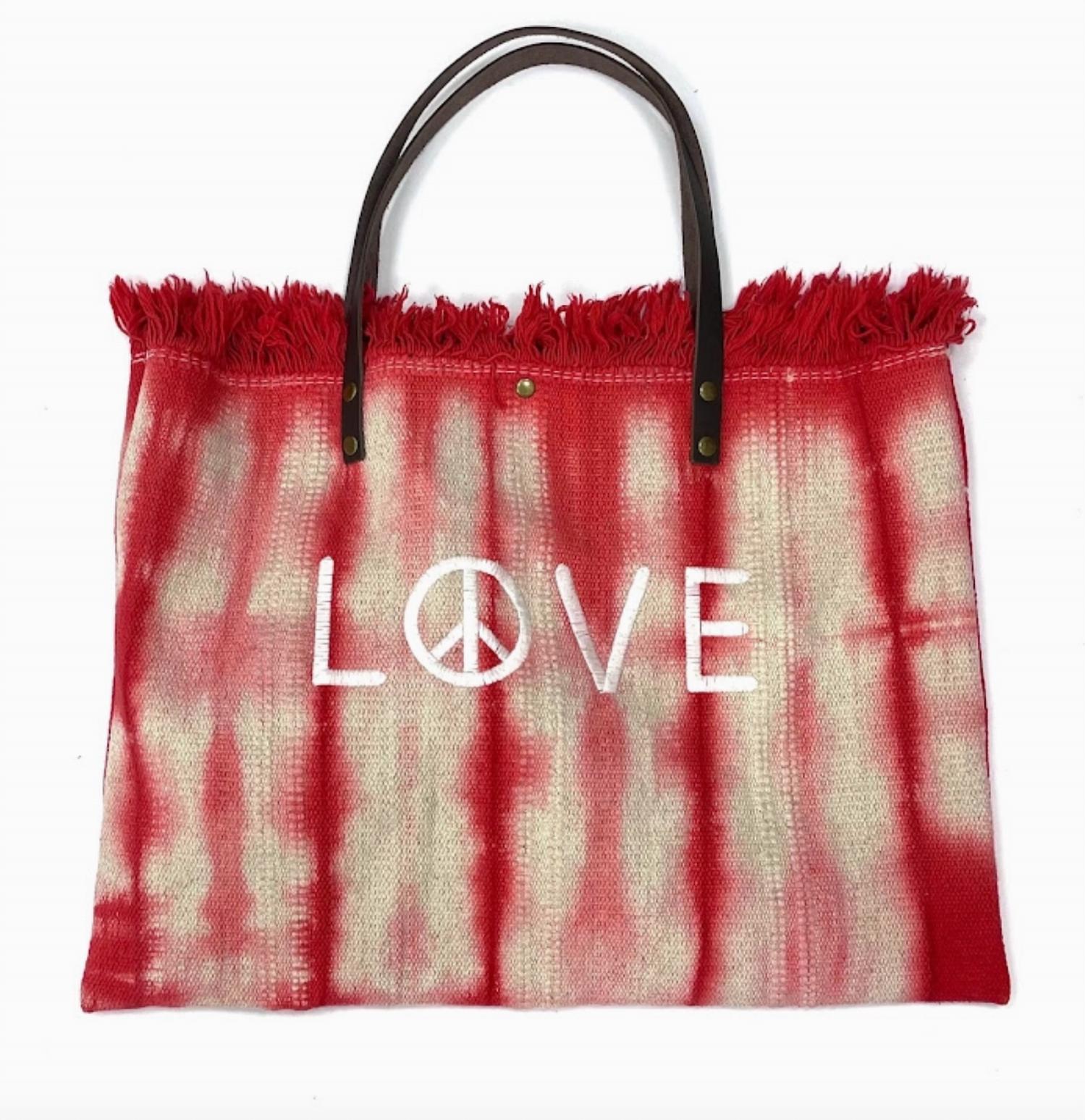 

Женская сумка-шоппер Love в красном цвете Milano Amour