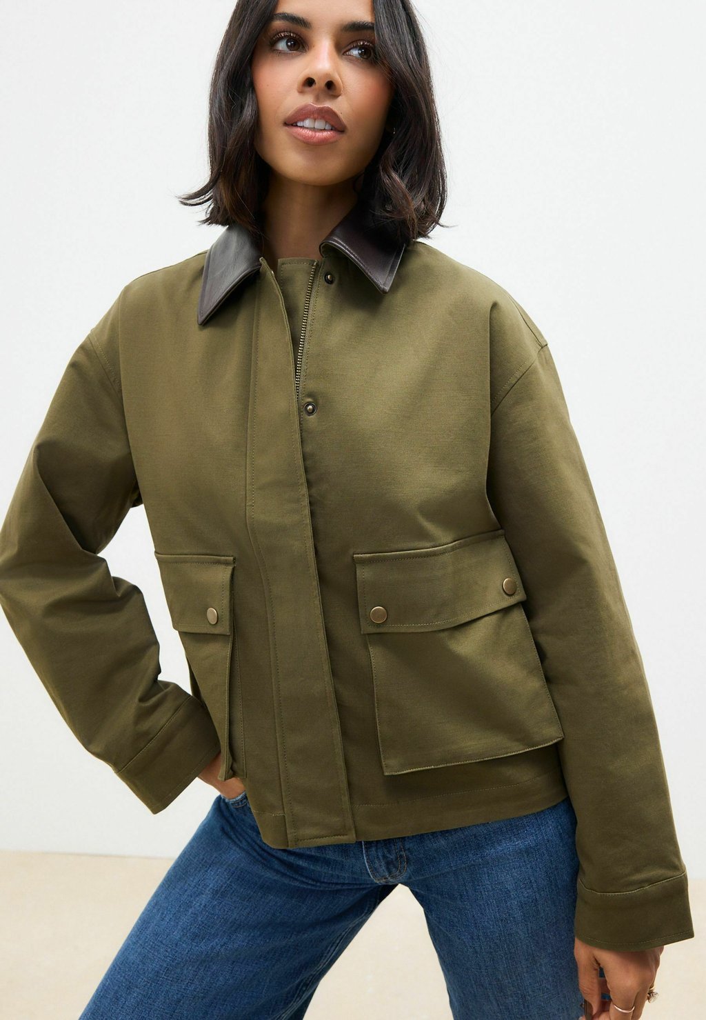

Легкая куртка CONTRAST COLLAR Next, зеленый
