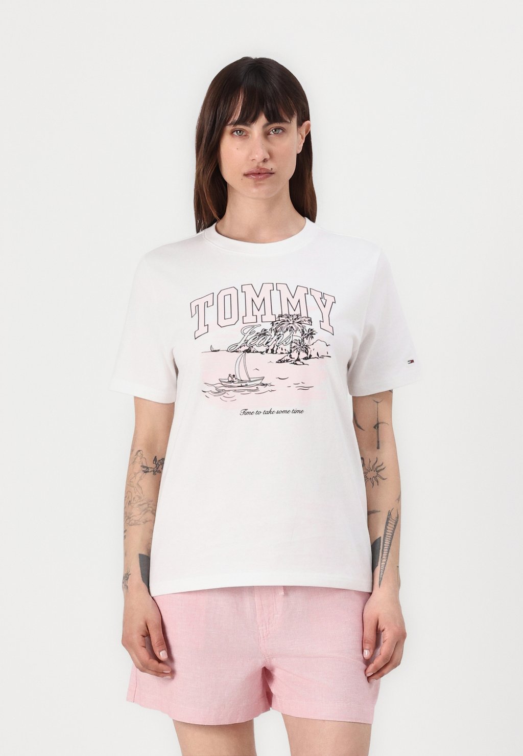 

Футболка с принтом TONAL TROPICS TEE Tommy Jeans, молочный