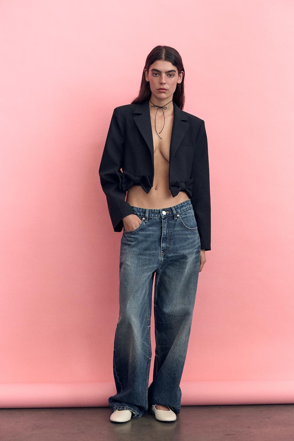 

Укороченный пиджак с галстуком ZARA, черный