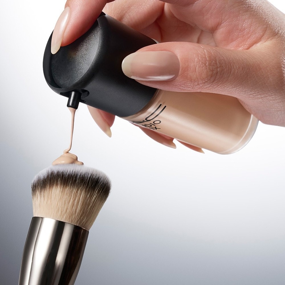 Тональный крем Studio studio fix fluid spf15 24hr matte foundation + oil control Mac, nr. nc17, 30 мл — фото 4
