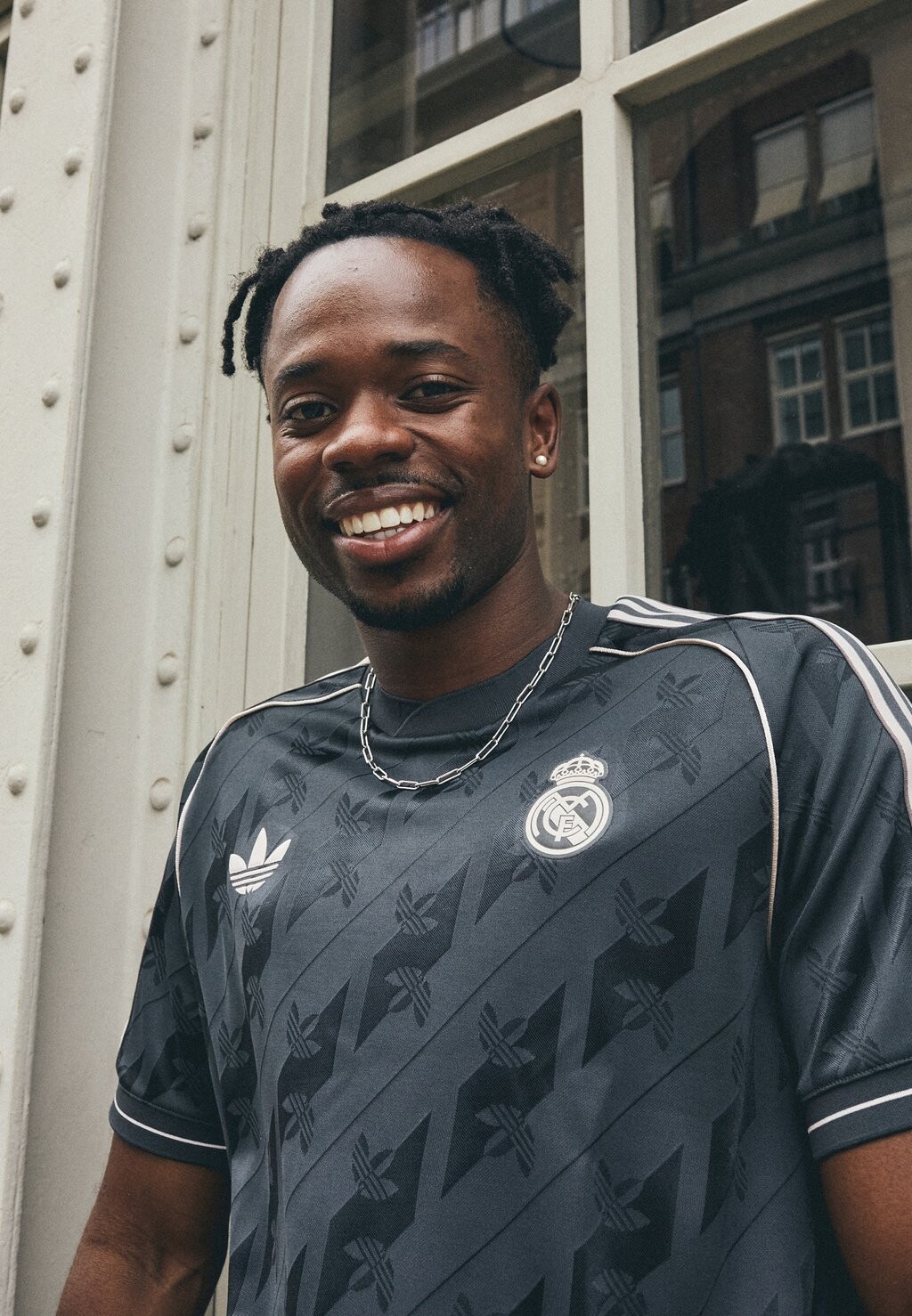

Футболка с принтом REAL MADRID adidas Performance, темно-серый