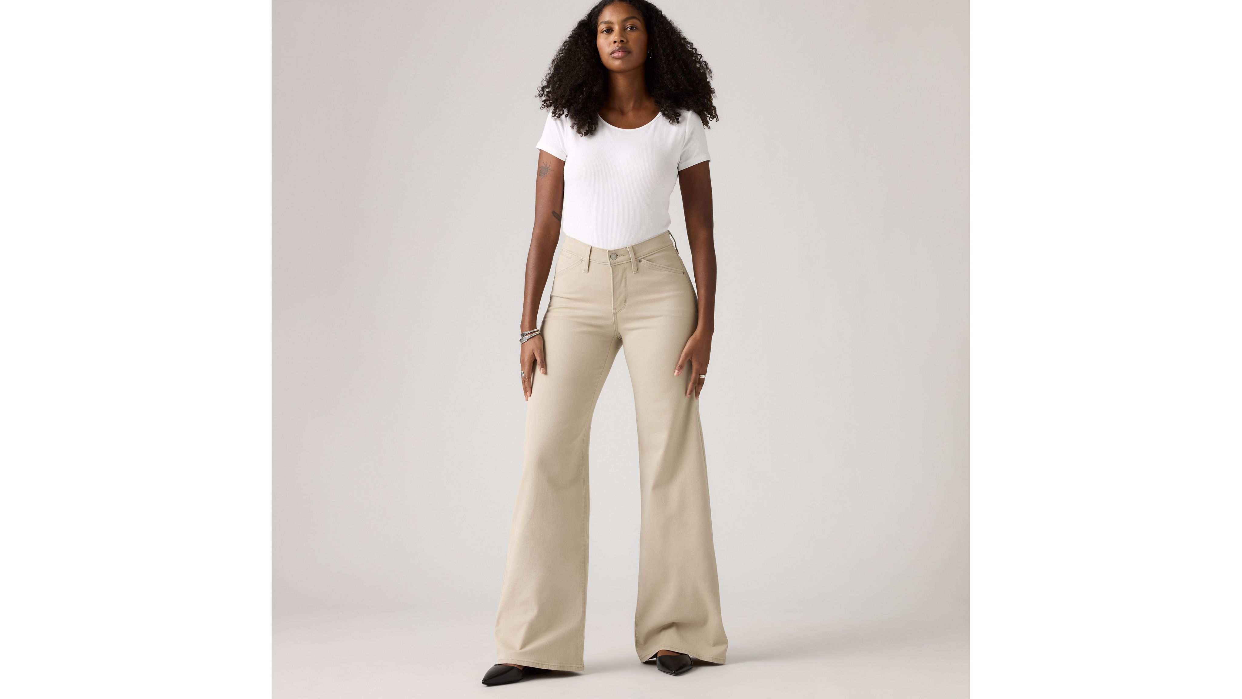 

Женские джинсы 318 Shaping с вырезом сзади и широкими штанинами Levi's, White Pepper - Tan