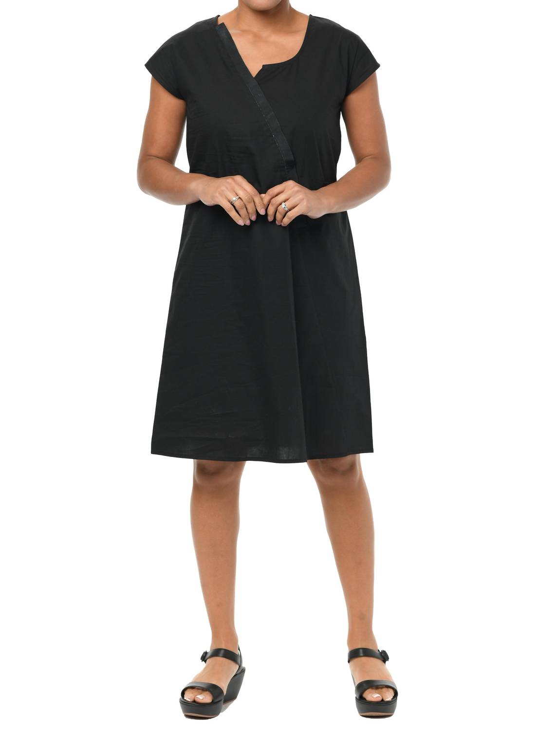 

Коктейльное платье Coco в черном цвете Tulip Clothing