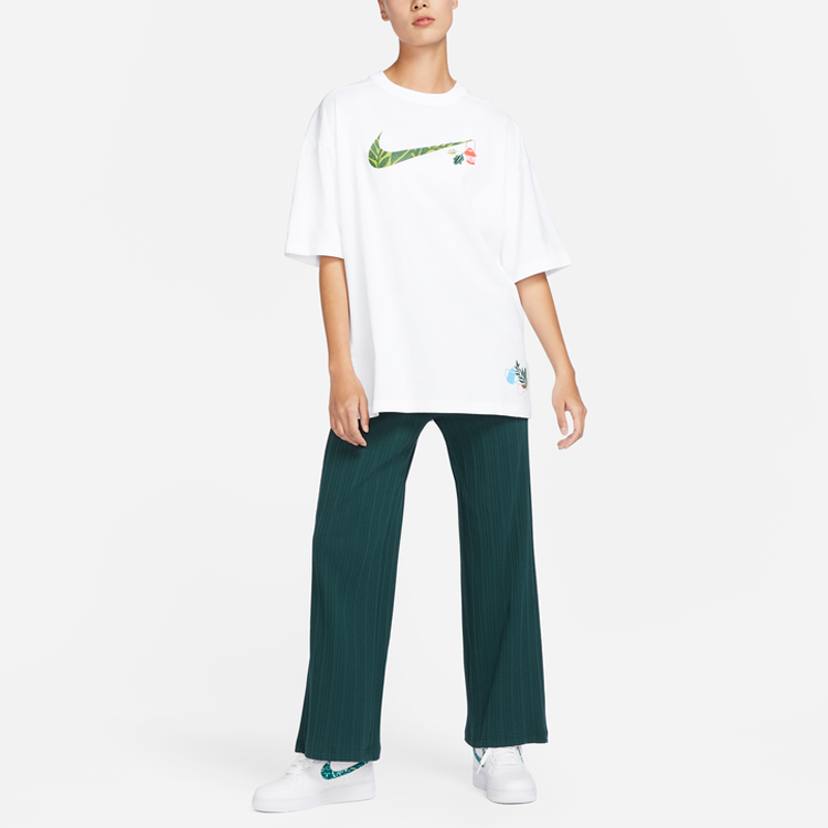 Nike Женская футболка с принтом Swoosh в ретро-стиле, белая — фото 3