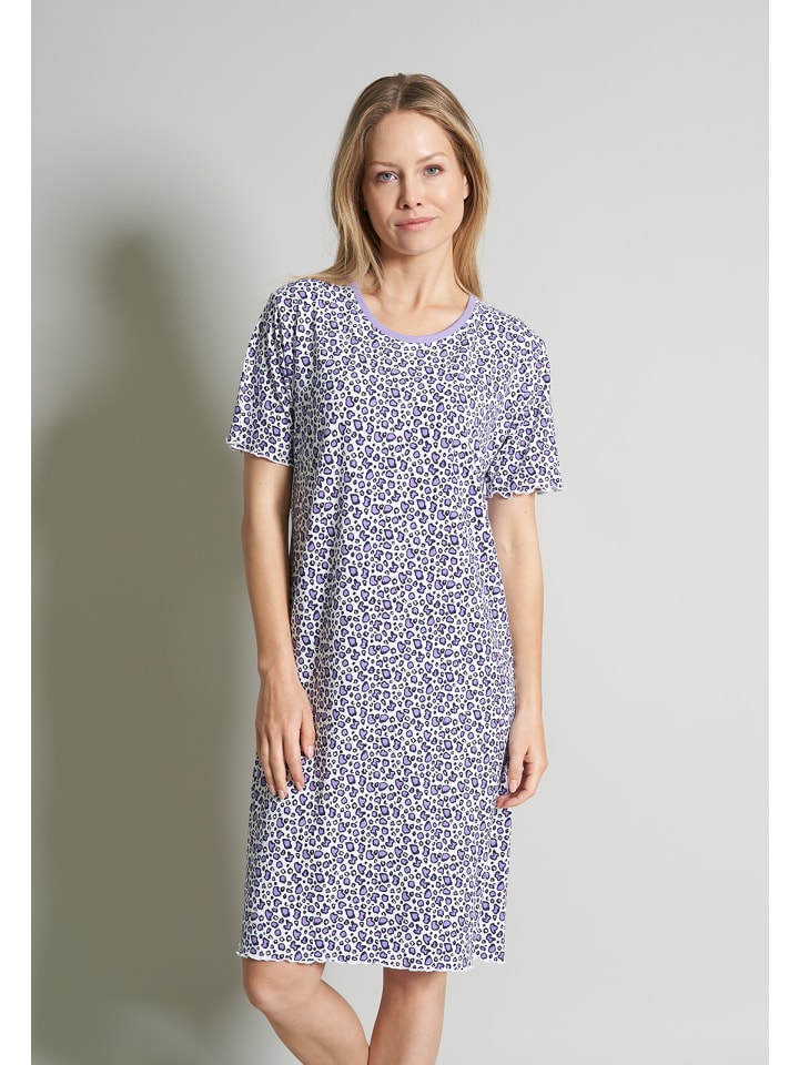 

Сиреневая ночная рубашка средне-фиолетового цвета по всей поверхности Götzburg