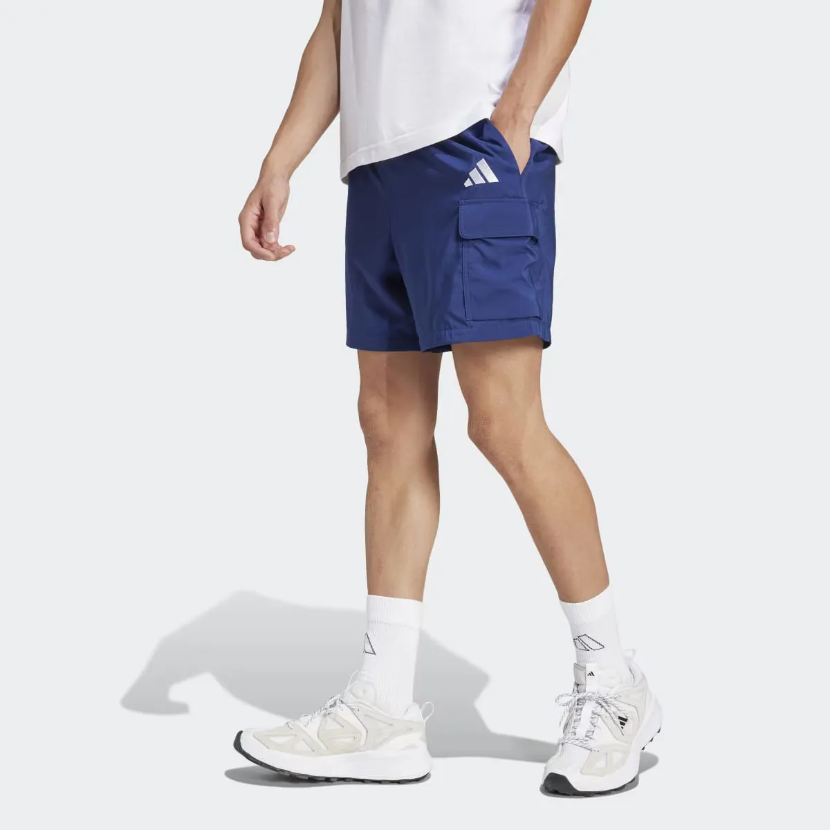 

Мужские шорты-карго Adidas Essentials с маленьким логотипом Chelsea, синий