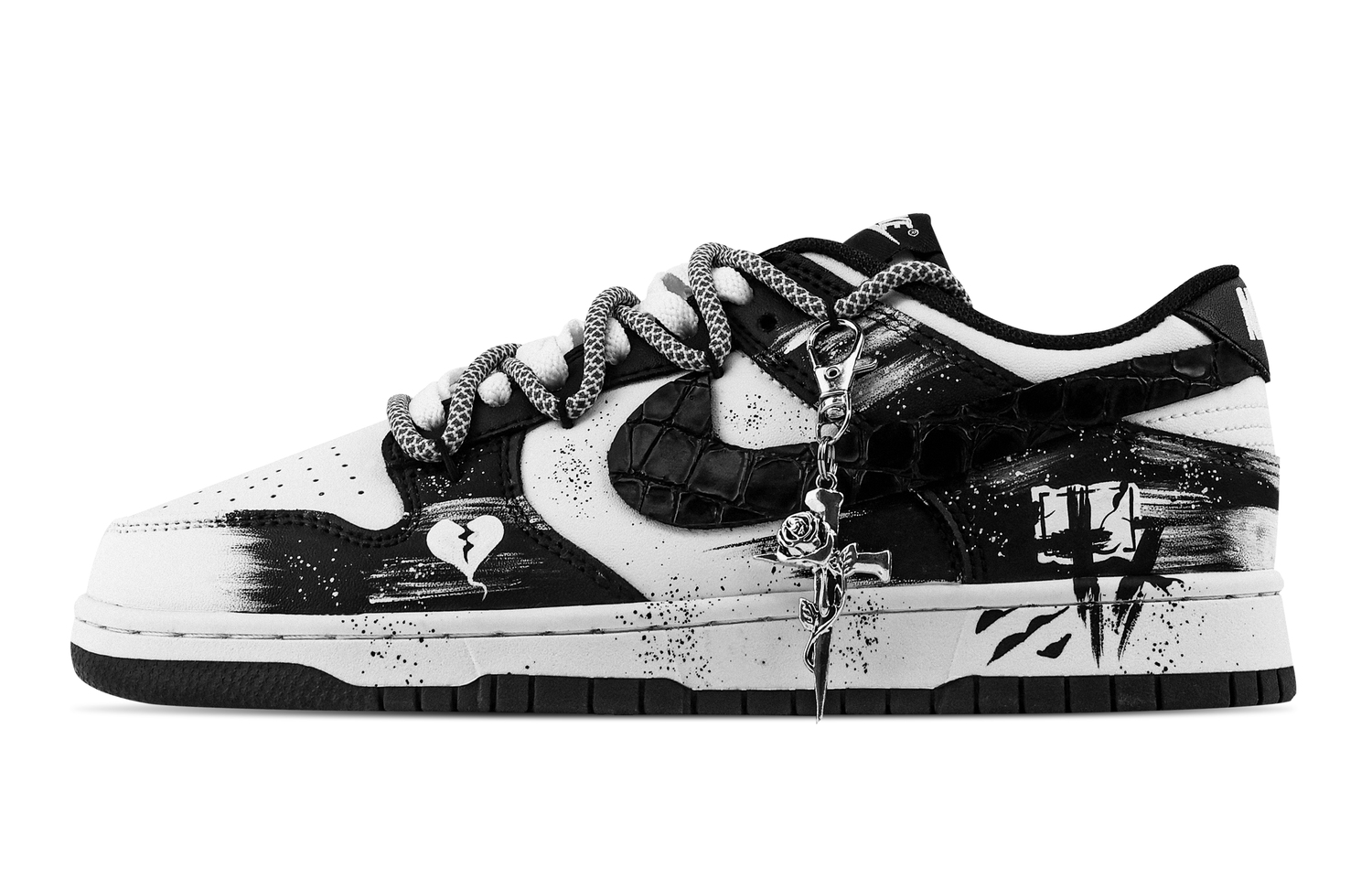 

Nike Данк Крэшед Харт нескользящие износостойкие низкие скейтерские кроссовки унисекс черно-белые, цвет Black White