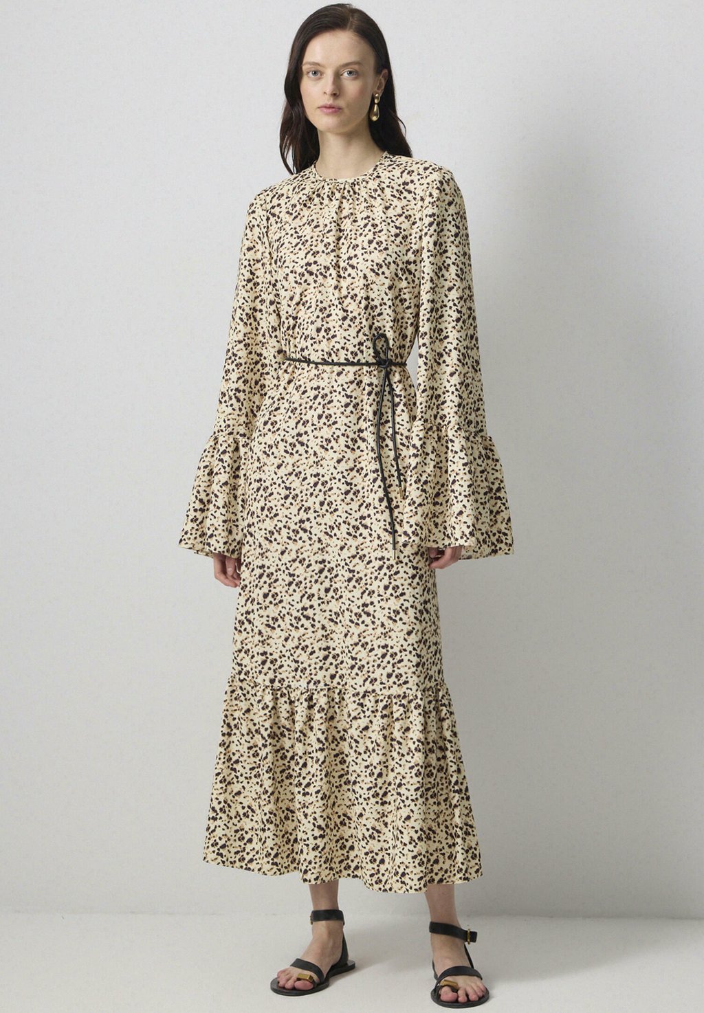 

Платье макси PATTERNED Touché Privé, бежевый