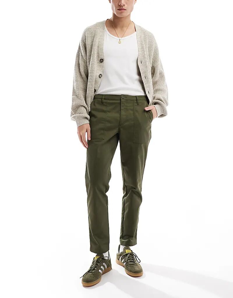 

Зауженные брюки зеленого цвета ASOS DESIGN