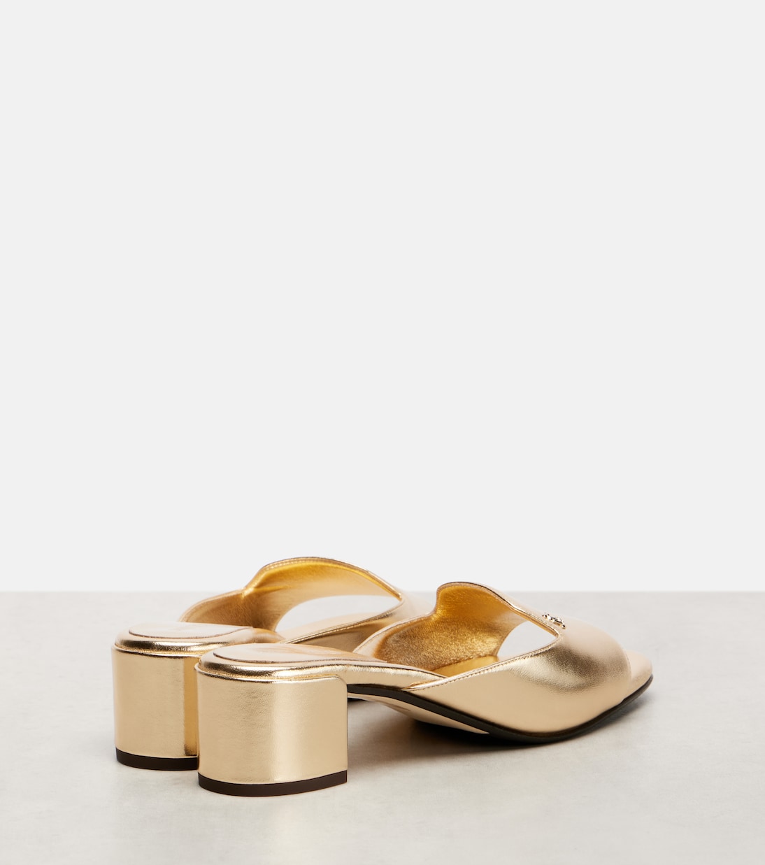 Дизайнерские мюли Dina 45 из металлизированной кожи Jimmy Choo, золотой — фото 2
