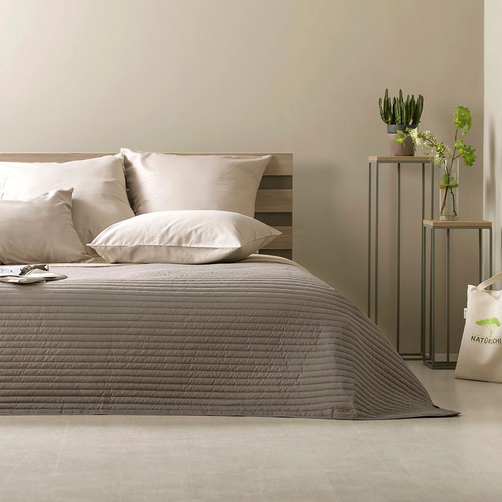 

Двустороннее покрывало Living Trend 240x220 Taupe от Sei Design Sei Design Heimtextilien