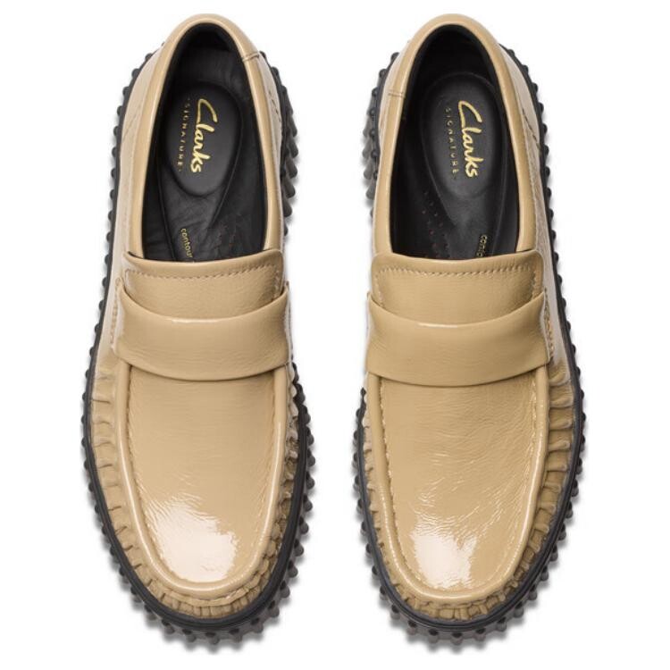 Лоферы женские светло-коричневые Clarks — фото 4