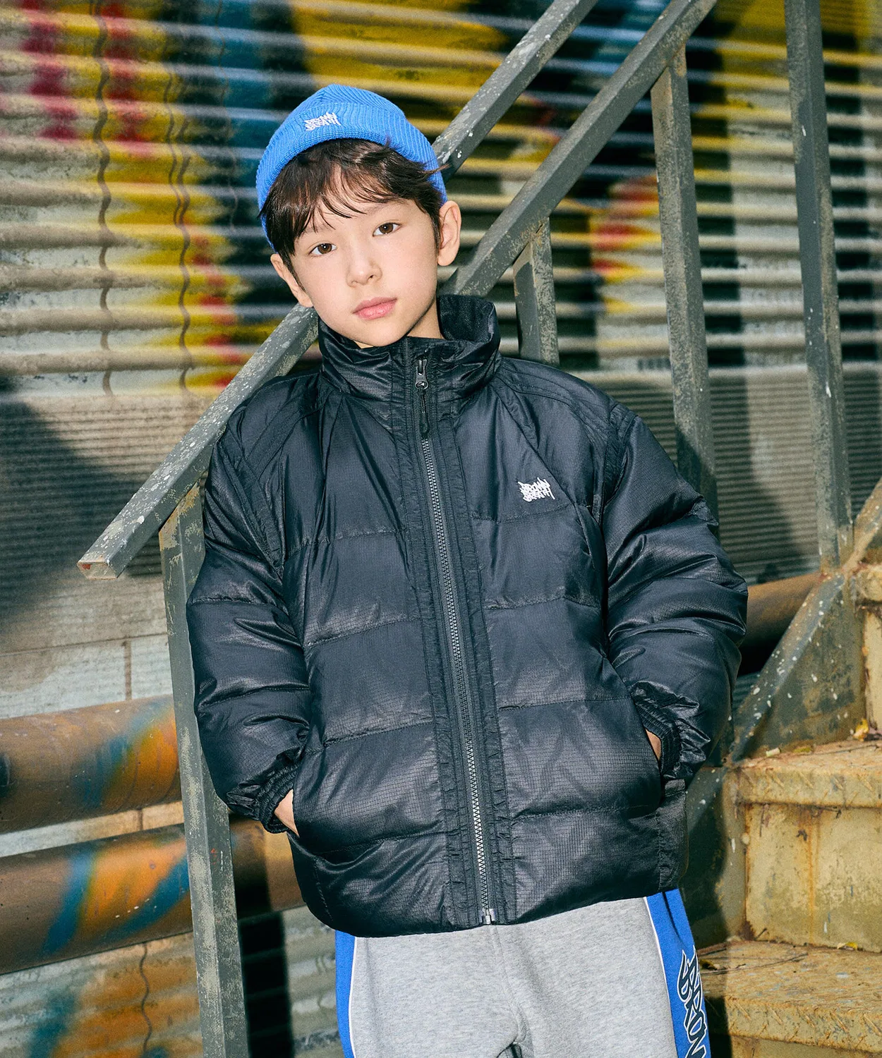 Детский лёгкий пуховик Brownbreath Kids Tag чёрного цвета