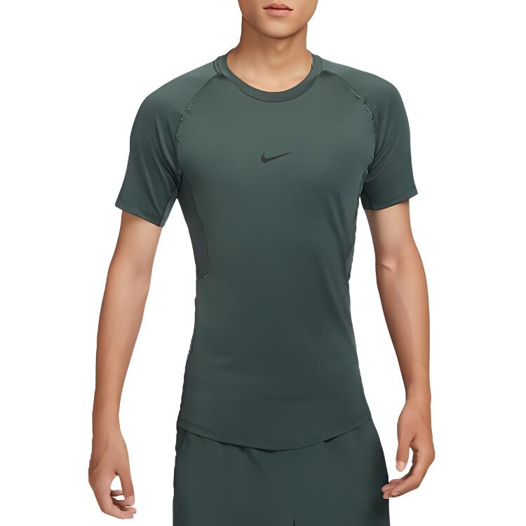 

Футболка мужская зеленая старинного цвета / черная Nike, зеленый/черный