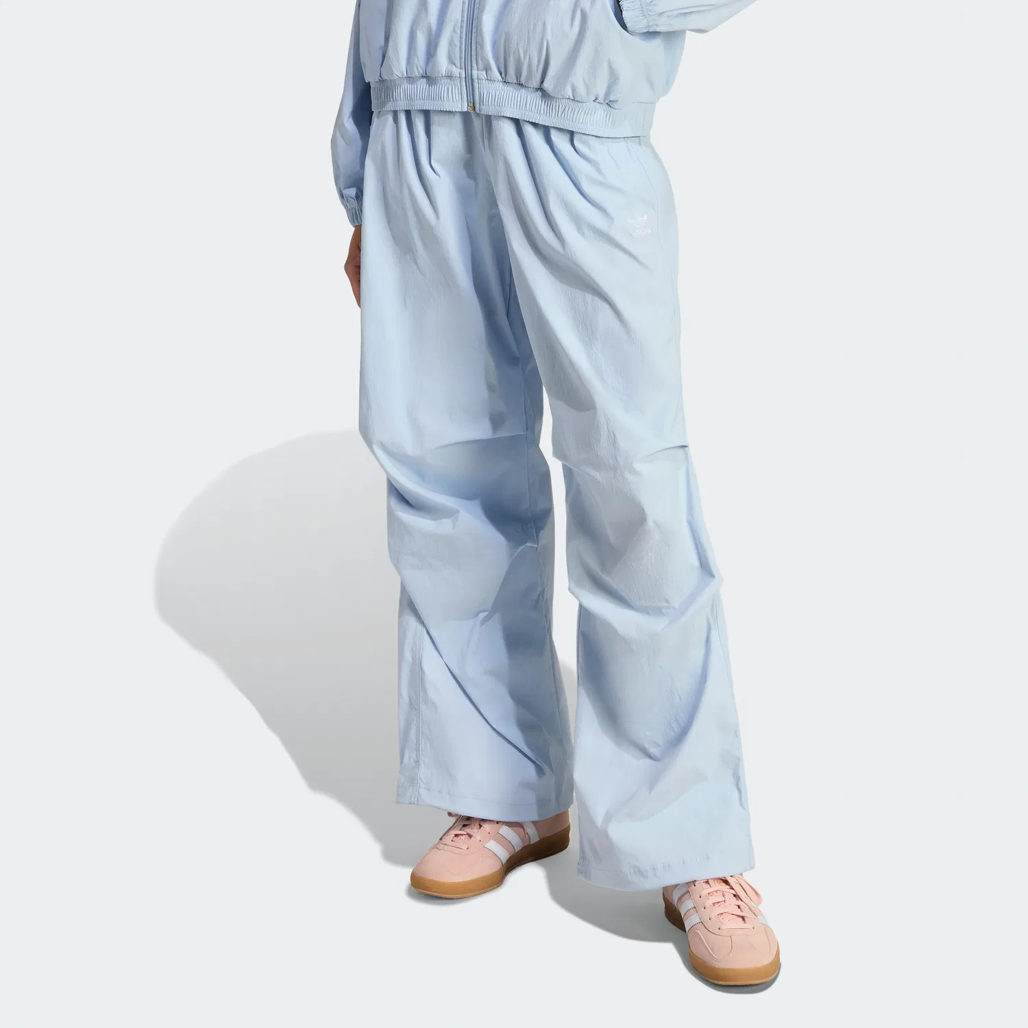 Мужские брюки-парашюты Essential Ripstop цвета Crystal Sky от Adidas