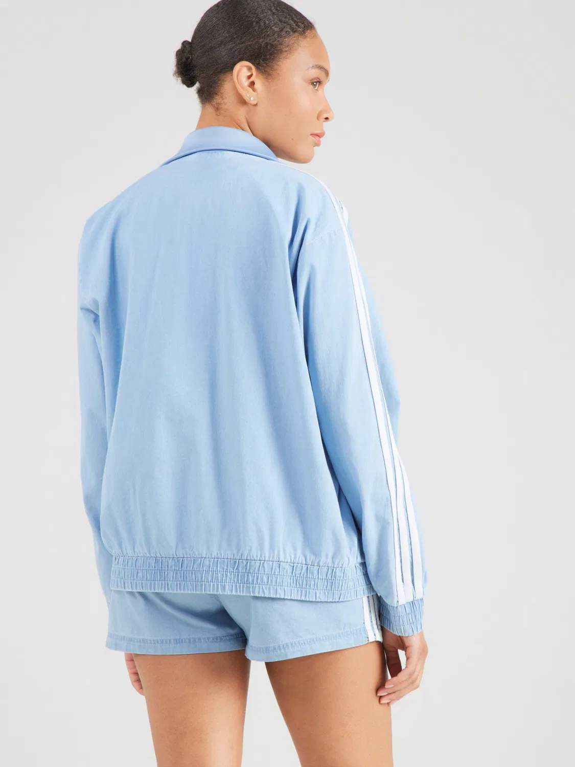 Куртка Adidas Originals Between-Season Jacket FB светло-голубого цвета — фото 4