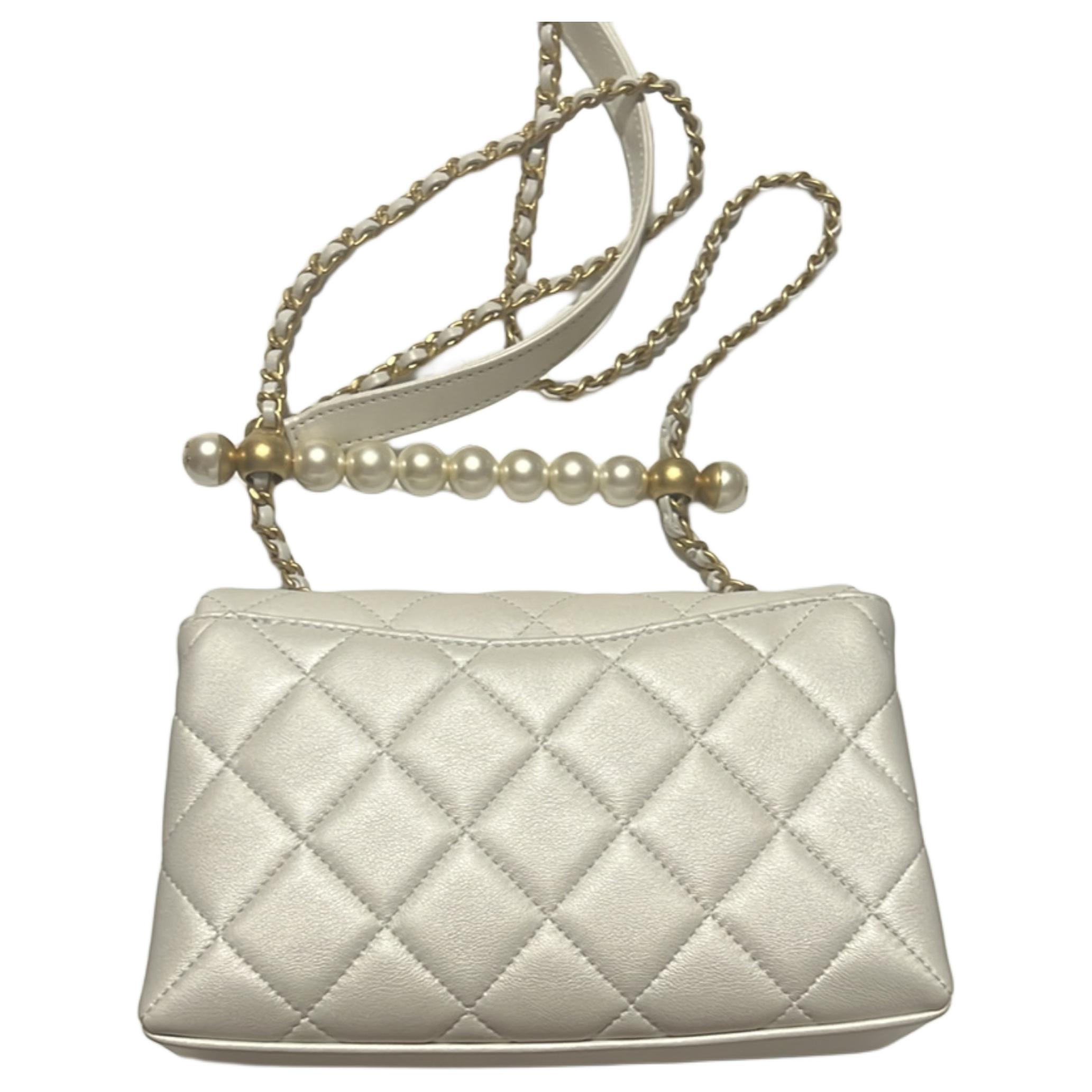 CHANEL Женская сумка на одно плечо из ягнячьей кожи среднего размера жемчужно-белая — фото 3