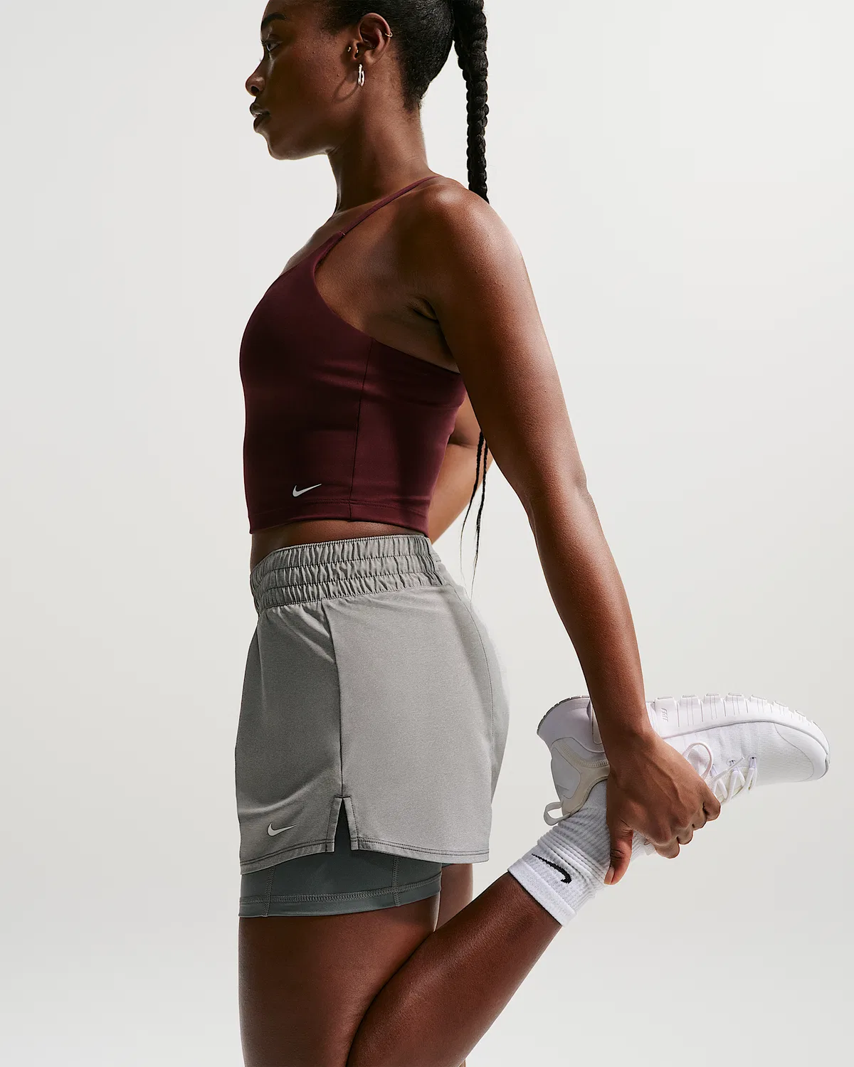 Женские шорты Nike One Dri-FIT с высокой посадкой 3" 2-в-1, Smoke Grey/Heather/White — фото 4