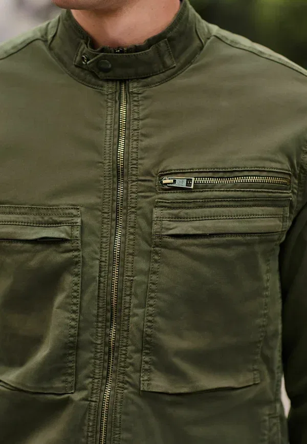 Куртка Next Regular fit lined funnel light jacket, хаки-зеленый — фото 3