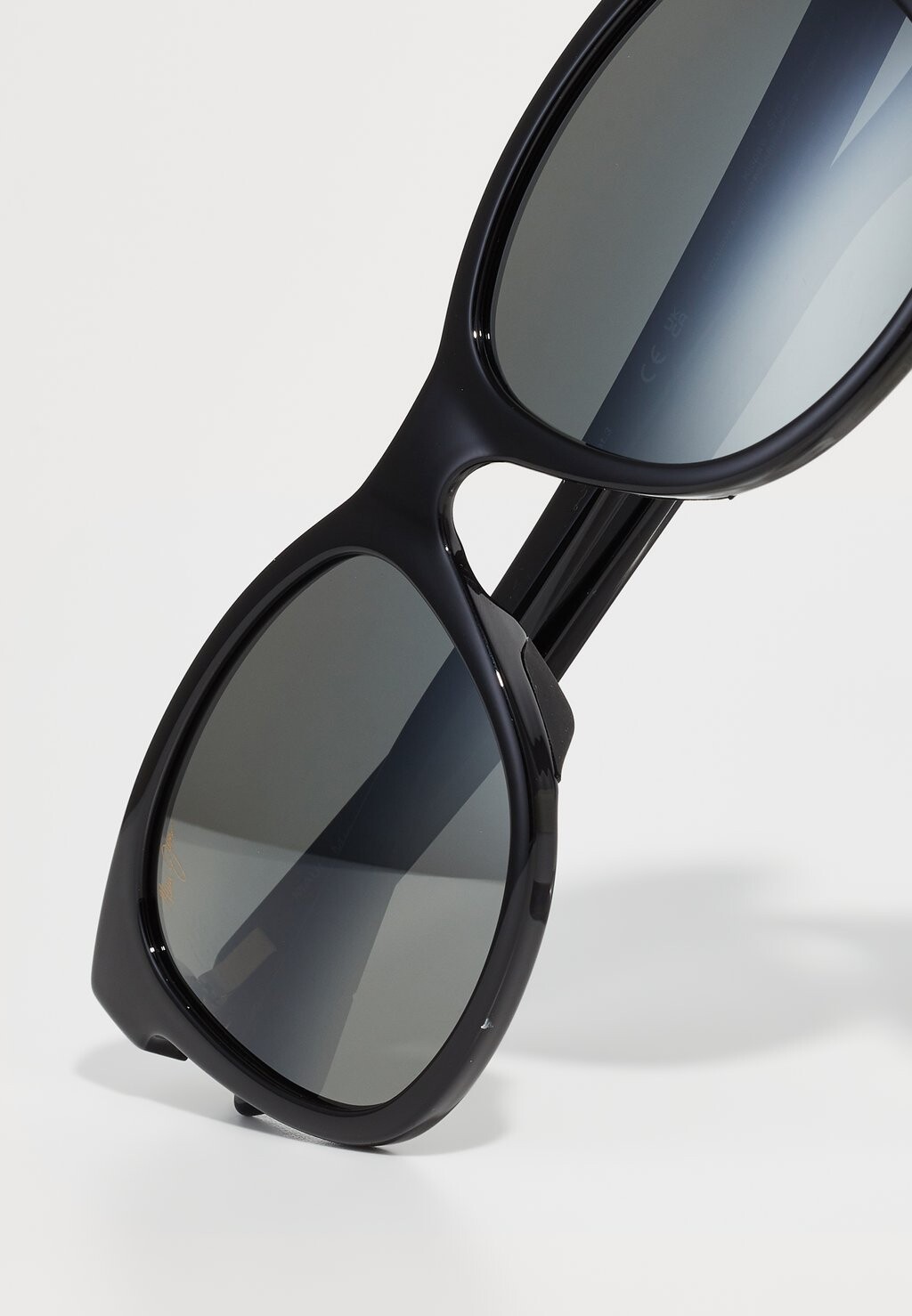 

Солнцезащитные очки Maui Jim, черный