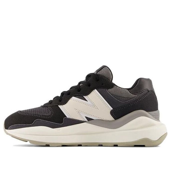 

Кроссовки 57 40 New Balance, черный