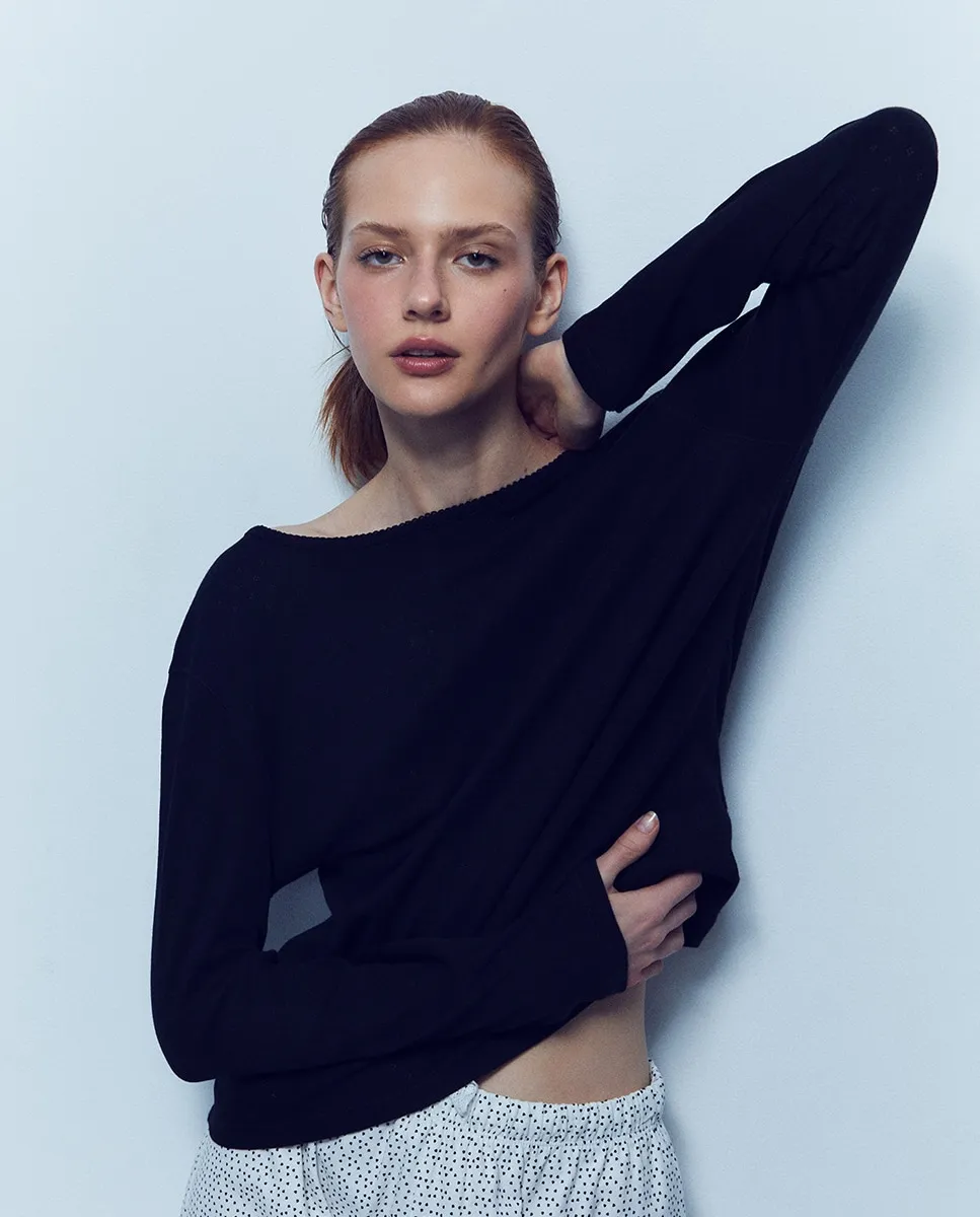 

Футболка с ажурной вязкой Sfera, черный