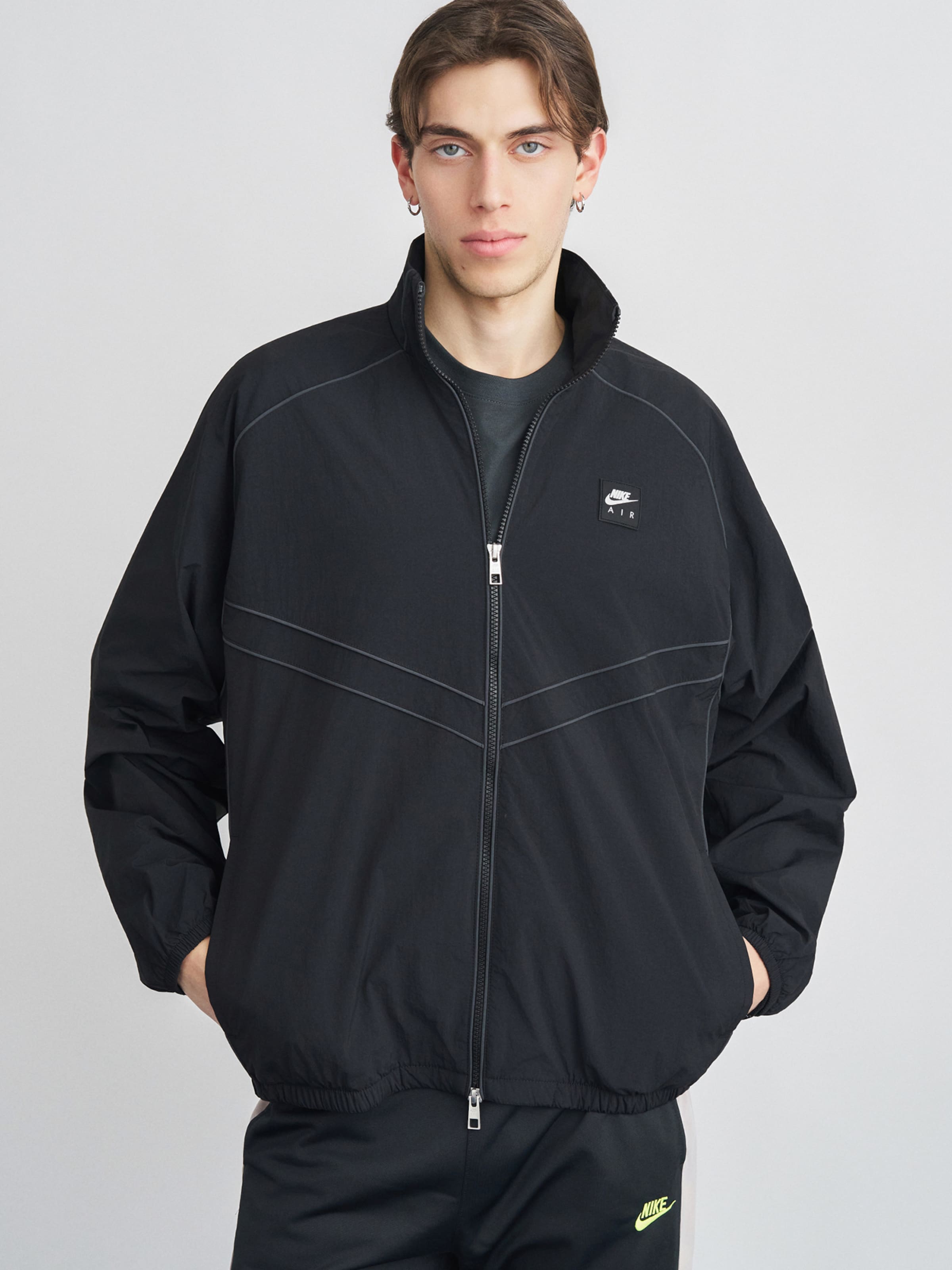 Nike Sportswear Куртка межсезонная 'AIR' в черном цвете — фото 3