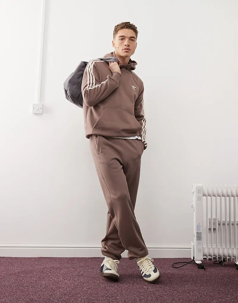 

Спортивные брюки Trefoil Essentials коричневого цвета adidas Originals