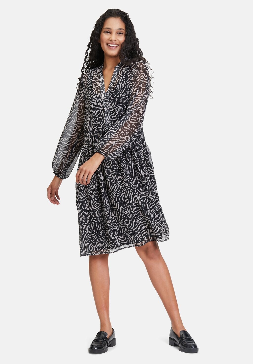 

Дневное платье CASUAL MIT PRINT Vera Mont, белый