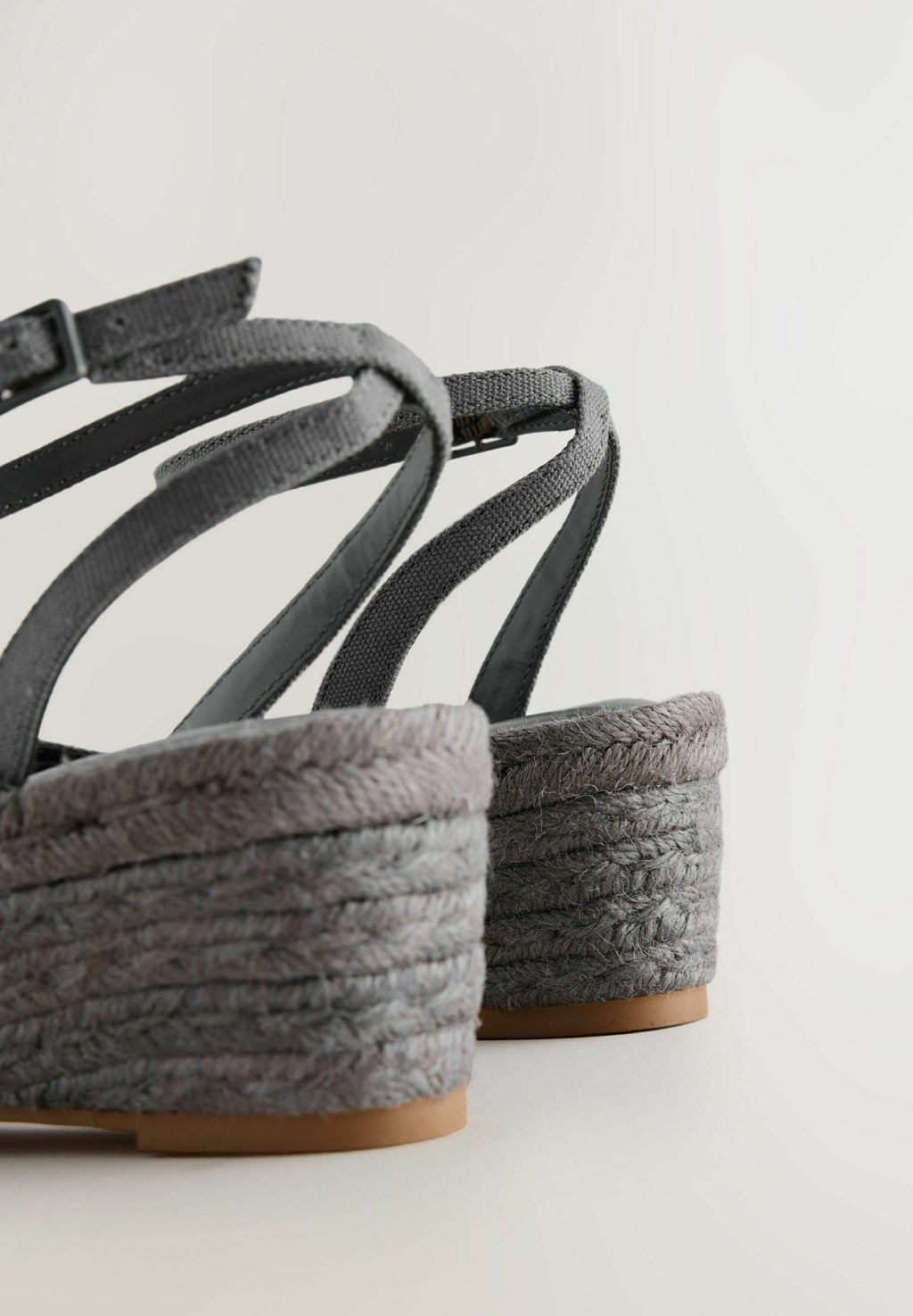 Босоножки на танкетке REGULAR FIT - FOREVER COMFORT CROSS-OVER - Espadrilles Next, пятнистый серый — фото 3