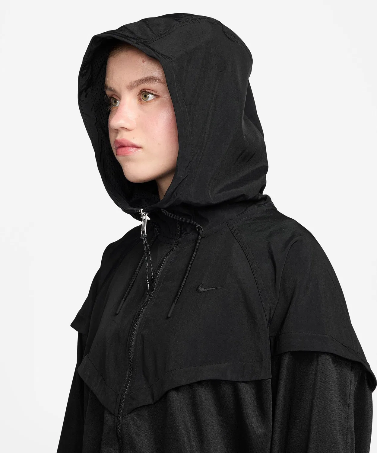 Куртка Nike Women's NSW OS Windrunner Hooded Jacket, зелёная — фото 2