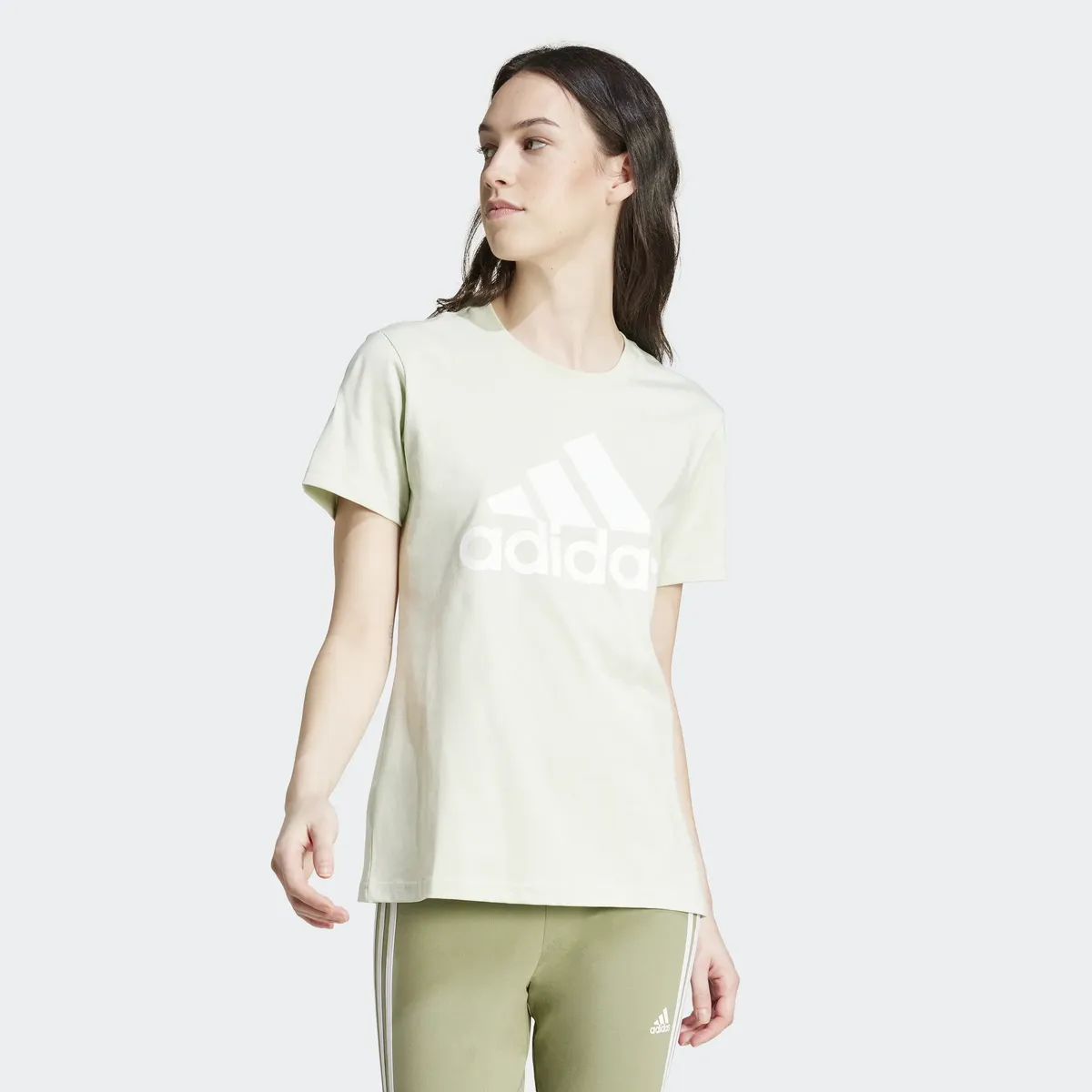 

Футболка Adidas Sportswear "LOUNGEWEAR ESSENTIALS LOGO", зеленый