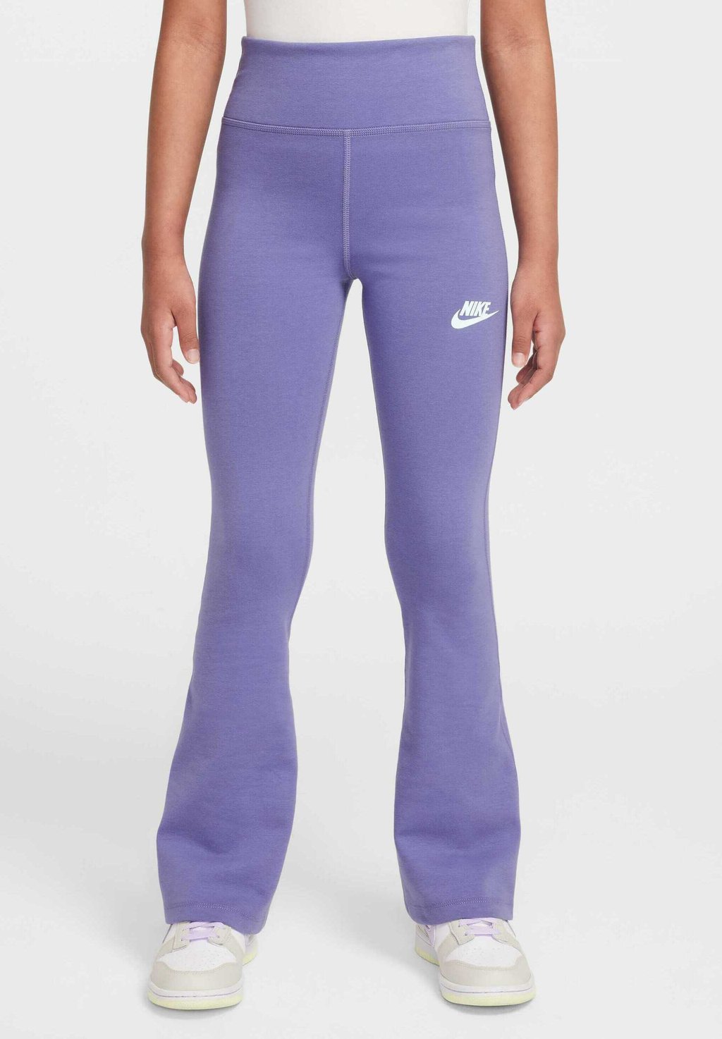 

Брюки HIGH-WAISTED FLARED Nike Sportswear, сиреневый