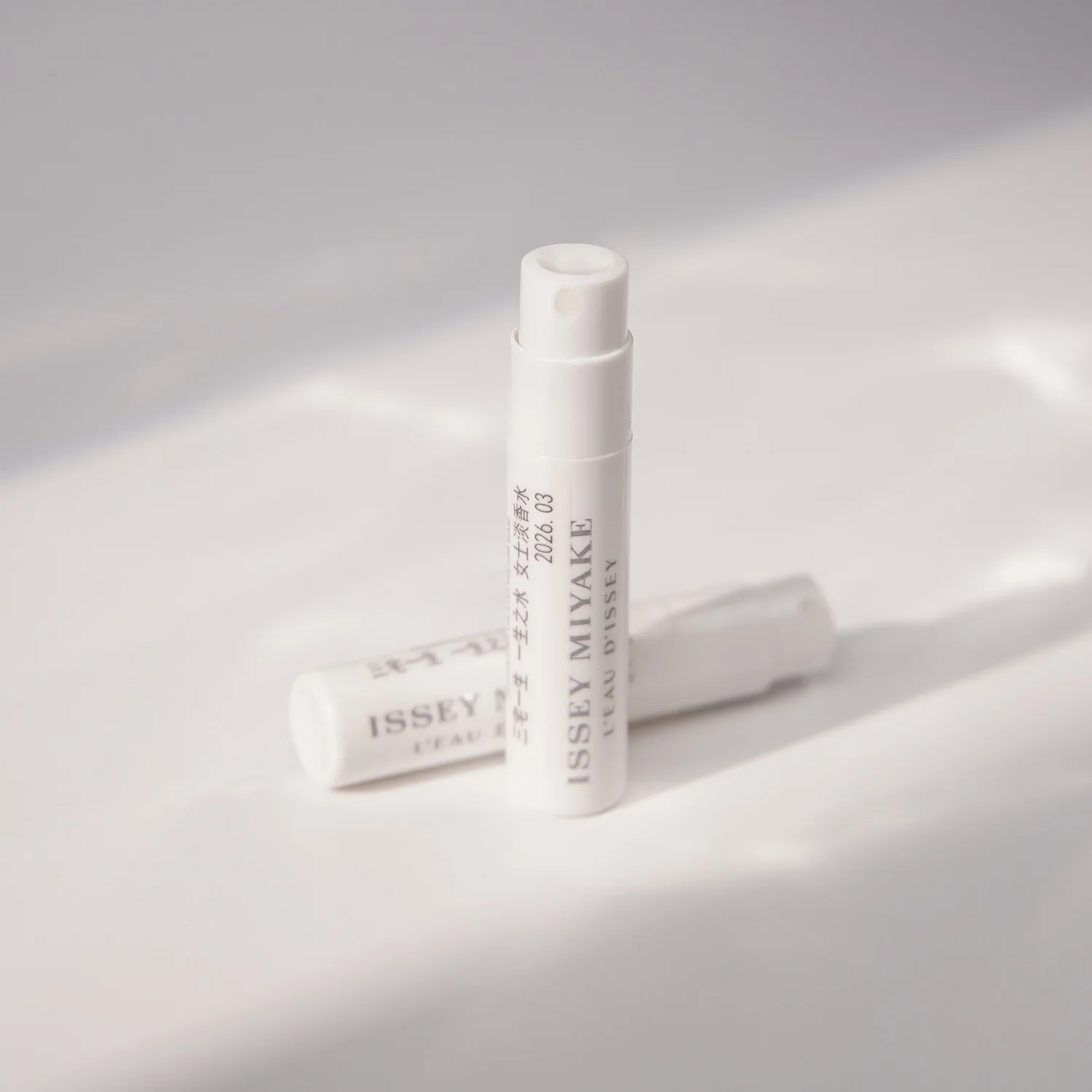 ISSEY MIYAKE Three Homes In One Lifetime, Eau de Toilette for Life Vetiver 0.8ml — фото 3