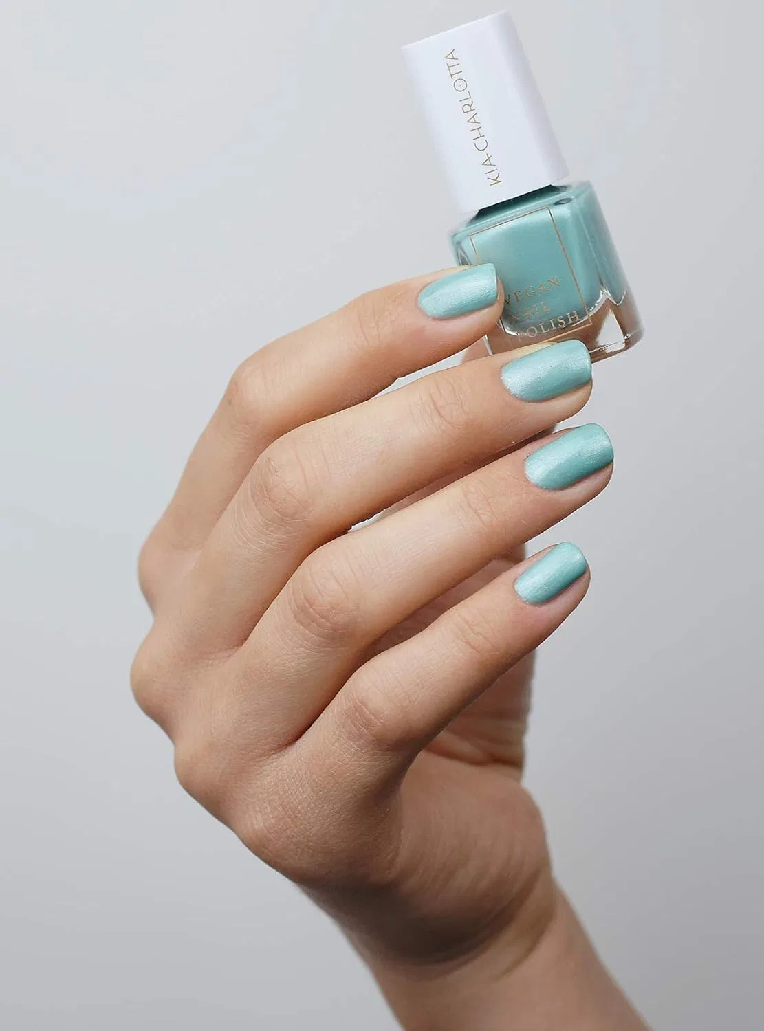 Веганский лак для ногтей «Healing Delicate Metallic Turquoise» от Kia Charlotta Kia Charlotta
