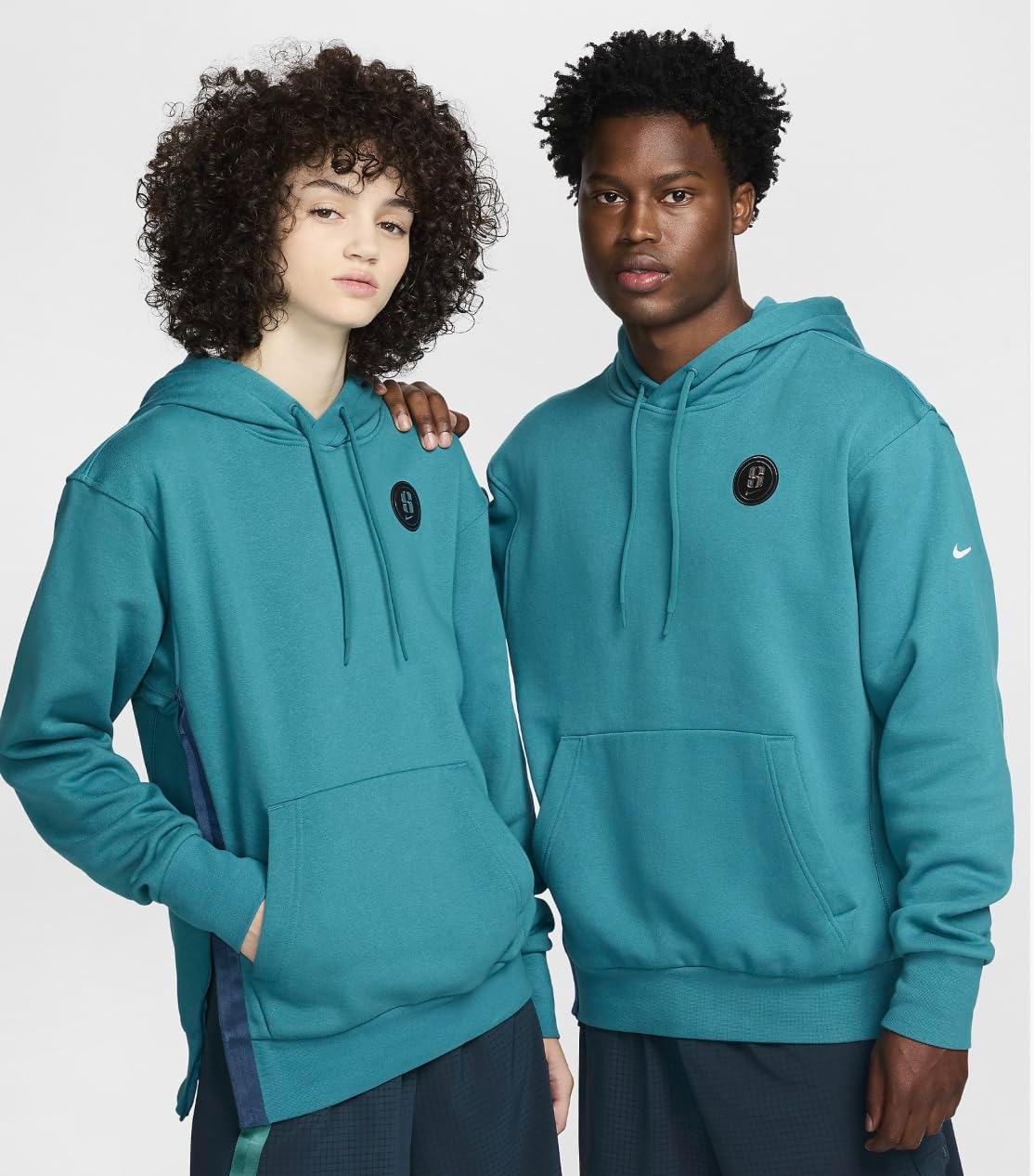 Баскетбольная толстовка с капюшоном унисекс Sabrina Signature из флиса Nike с молнией сбоку, Blustery 467 — фото 2