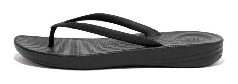 Шлепанцы Fitflop "IQUSHION ERGONOMIC FLIP-FLOPS", каблук-танкетка, летняя обувь, тапочки с мягким носком, черный